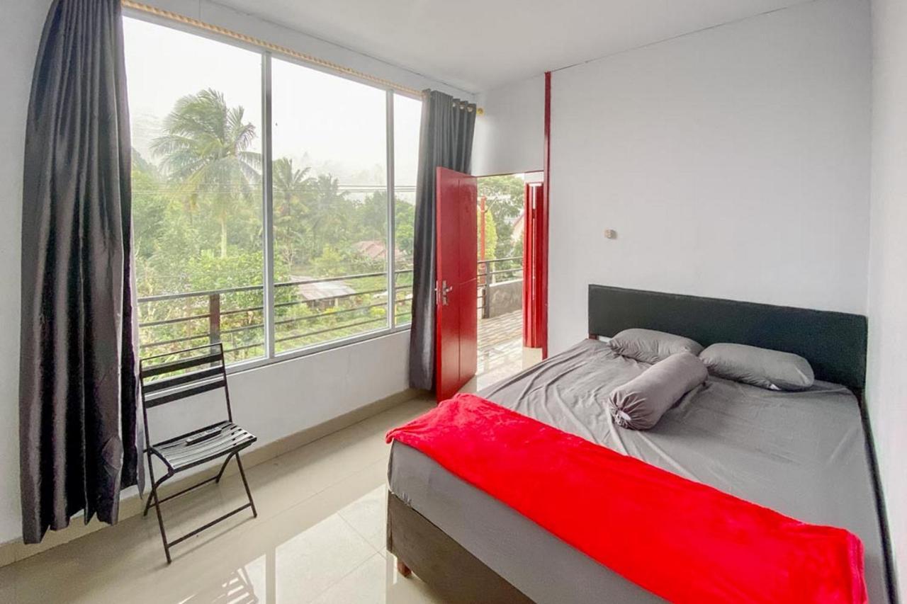 Sky Residence Tomohon Mitra Reddoorz Екстер'єр фото