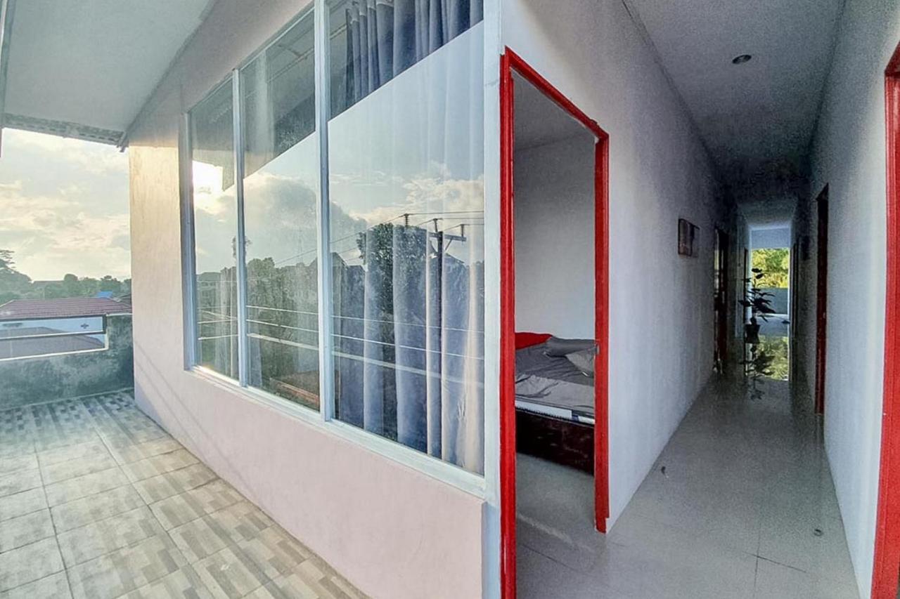 Sky Residence Tomohon Mitra Reddoorz Екстер'єр фото