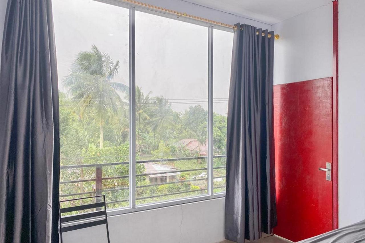 Sky Residence Tomohon Mitra Reddoorz Екстер'єр фото